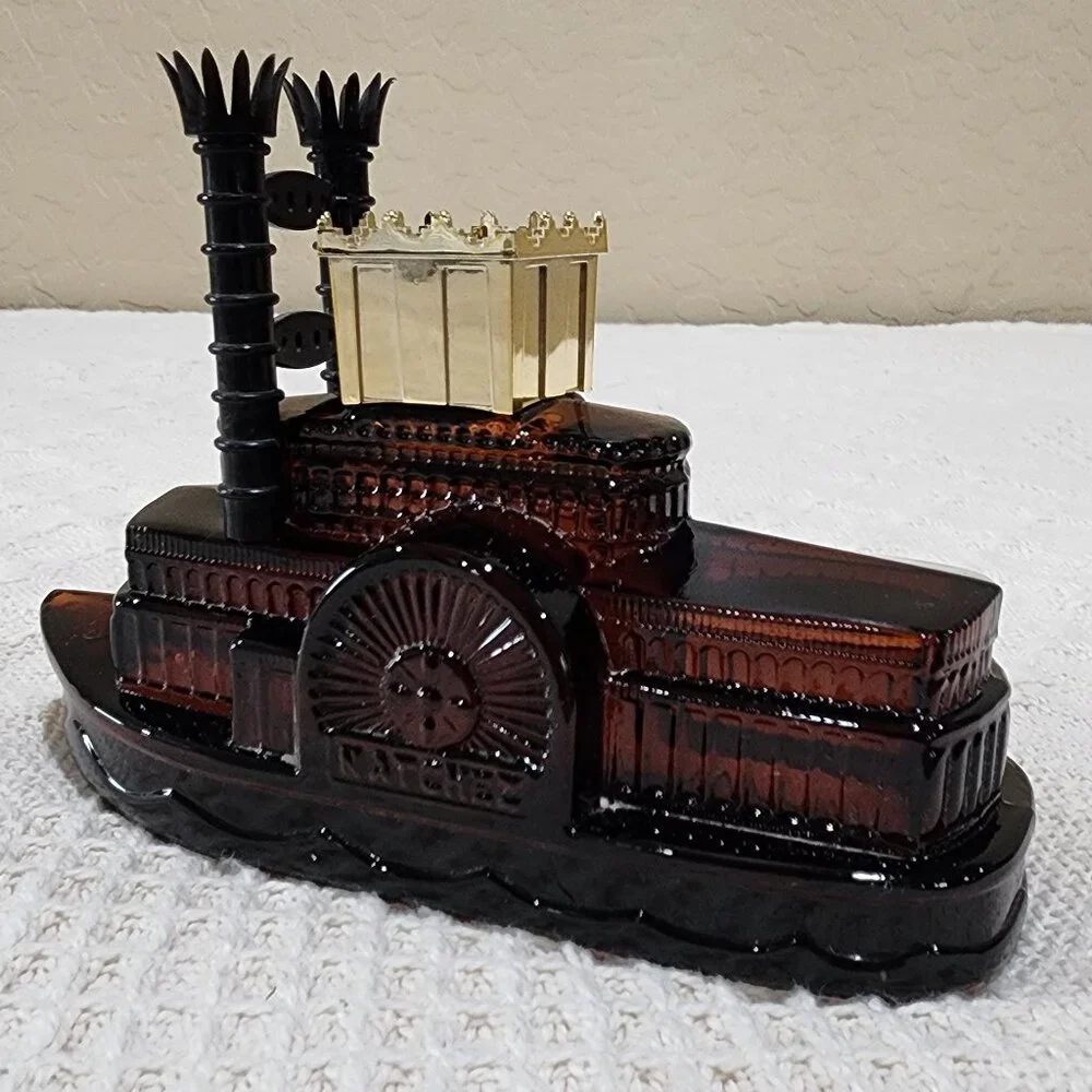 Vintage Avon NACHEZ RIVERBOAT STEAMSHIP Black Glass Bottle Wild Country Full
